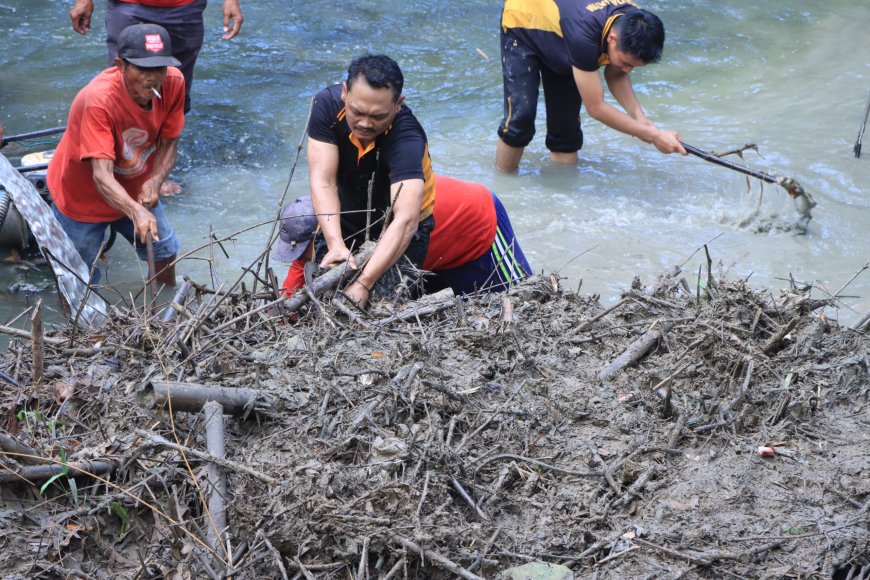 Polres Ngawi Komitmen Jaga Sungai Tetap Bersih dan Lestari