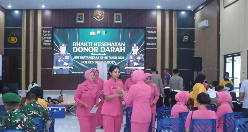 Polres Blitar Kota Dorong Kesadaran Kesehatan melalui Bakti Sosial